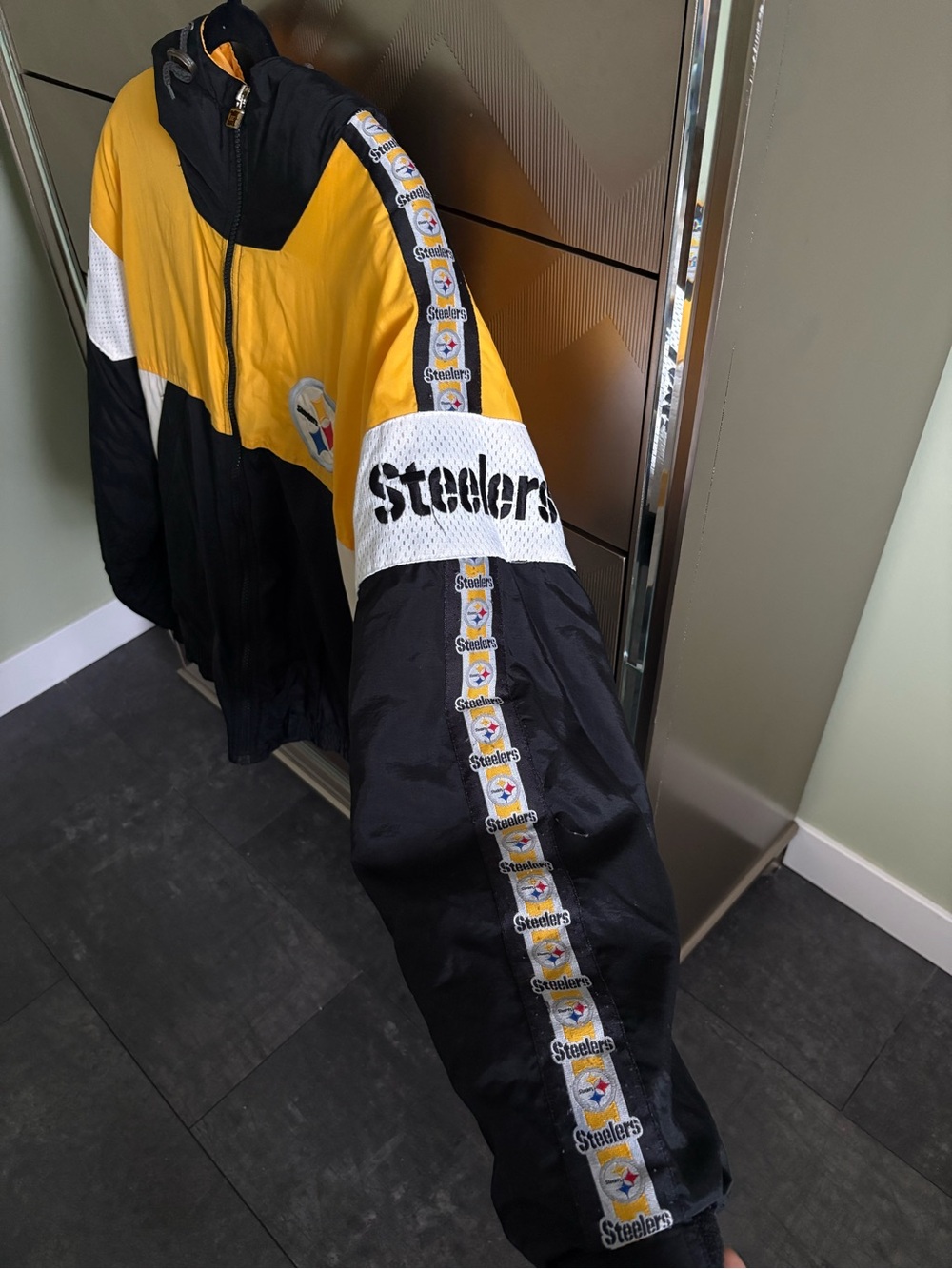 Men’s NFL Steelers Windbreaker Jacket